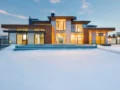 Desain Void Rumah Dua Lantai Modern Agar Hunian Sejuk dan Terang