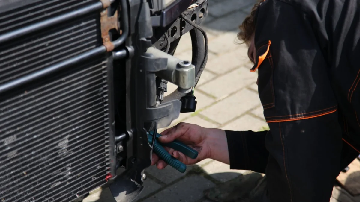 Penyebab Radiator Cepat Panas dan Cara Mengatasinya Secara Efektif