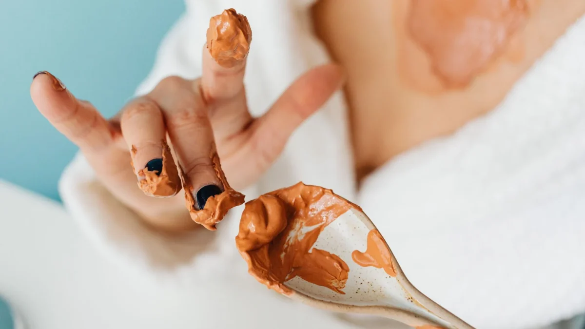 Masker Alami Mencerahkan Wajah yang Bikin Kulit Glowing Bebas Kusam