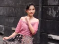 Tren Busana Kain Batik Modern Favorit Anak Muda yang Bikin Look Makin Kece